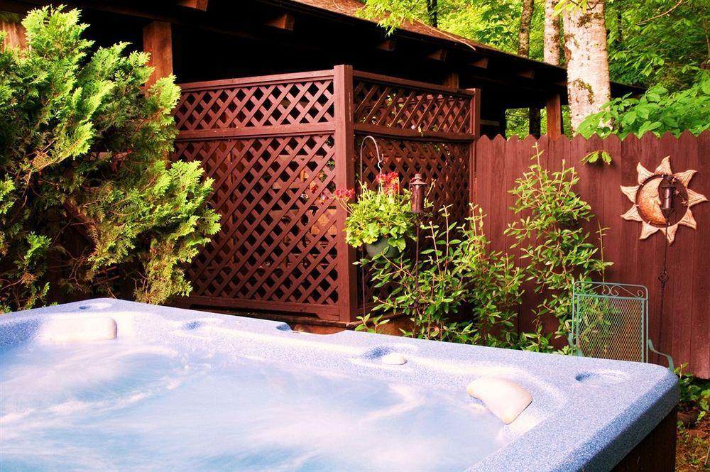 Creekwalk Inn And Cabins Cosby Екстер'єр фото