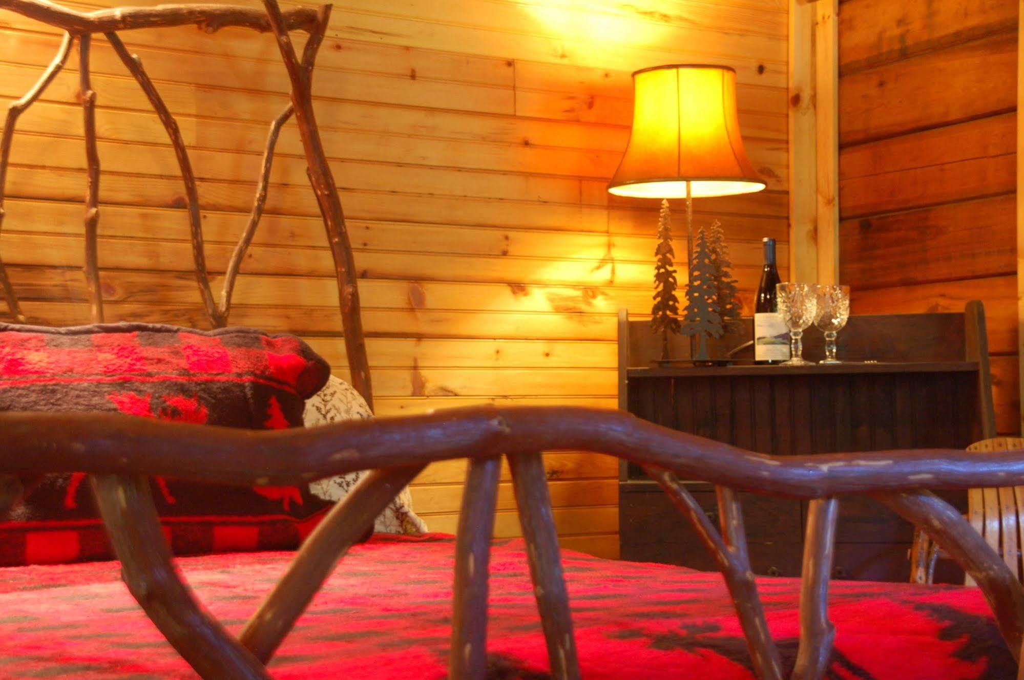 Creekwalk Inn And Cabins Cosby Екстер'єр фото